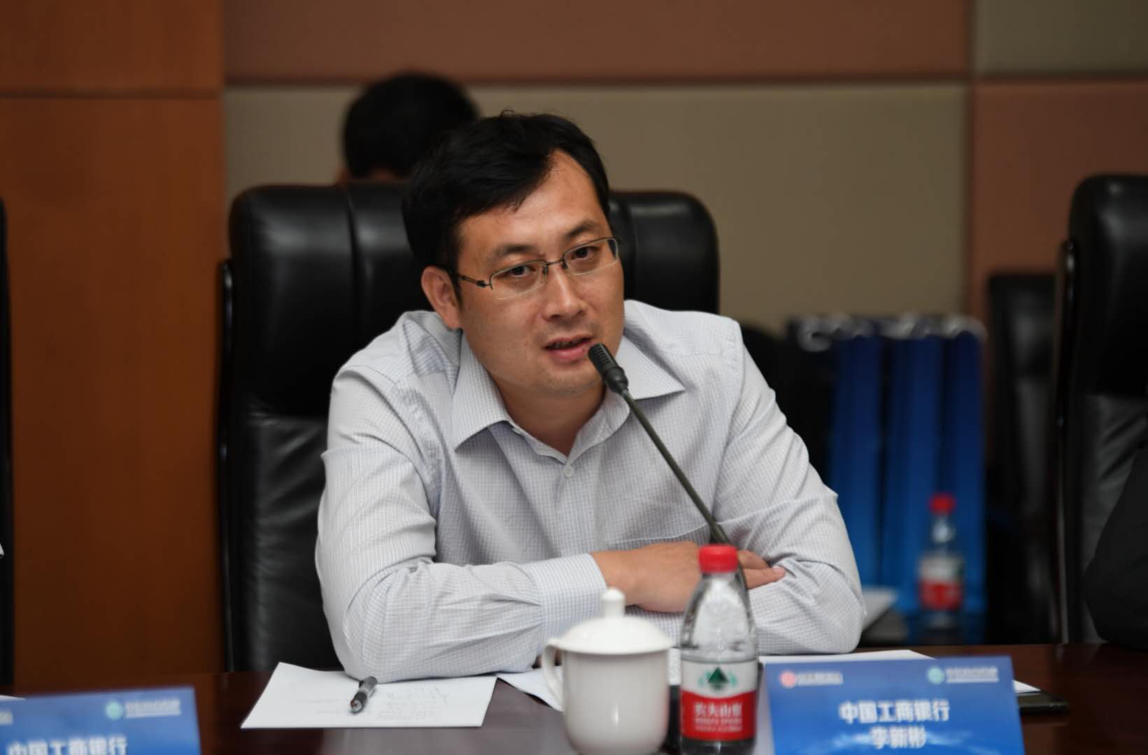 2.中国银行业协会保理专业委员会常务副主任、中国工商银行公司金融业务部副总经理李新彬发表讲话.jpg