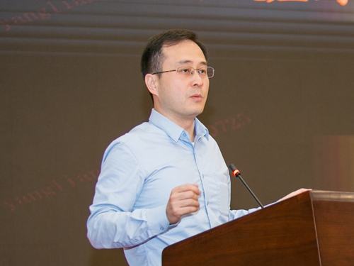 5d42a4f0125fe.jpg 金融壹账通大零售智能风控施奕明总经理作主题讲座.jpg