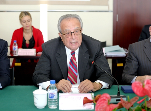 5d9060af93dd6.jpg Guido Rosa.jpg