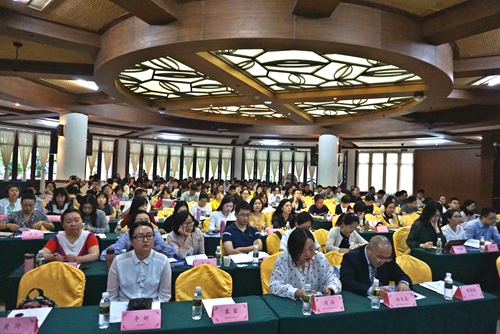 5dcd1d5a9912a.jpg 10.培训现场.jpg