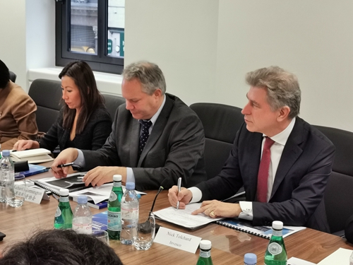 5de5c8fced2f0.jpg 2.英国投资协会中国市场顾问团主席Nick Tolchard先生致辞.jpg