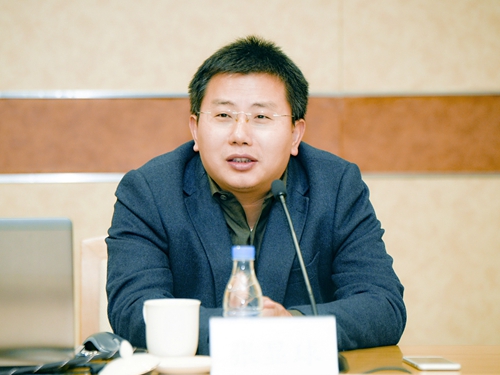 5e264ba2113cd.jpg 1.银保监会公司治理监管部副主任张显球出席培训会.jpg