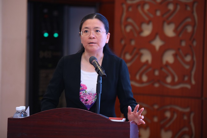 10 广发银行战略规划部总经理亓艳发表主旨演讲.JPG