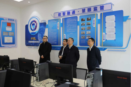 698d6f64a8f59.png 12484583.png