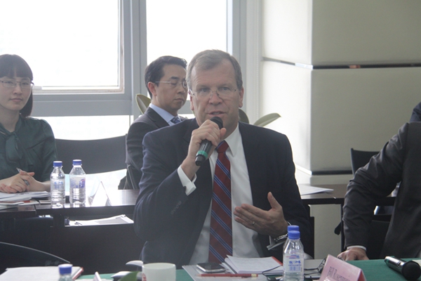 4.BBH投资者服务合伙人Bill Rosensweig发言.jpg