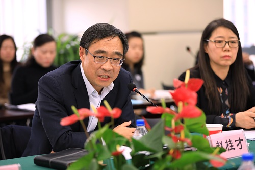 2、中国银行业协会金融租赁专业委员会第四届专委会主任、工银租赁党委书记、总裁赵桂才主持会议.jpg 2、中国银行业协会金融租赁专业委员会第四届专委会主任、工银租赁党委书记、总裁赵桂才主持会议.jpg
