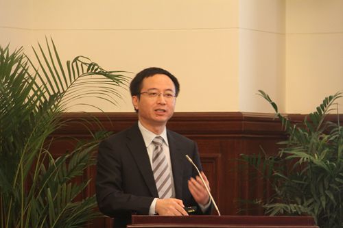 4.保理专业委员会副主任单位、中国银行公司金融总部(国际结算)产品总监姜煦解读《2012年中国保理产业发展报告》.jpg 4.保理专业委员会副主任单位、中国银行公司金融总部(国际结算)产品总监姜煦解读《2012年中国保理产业发展报告》.jpg