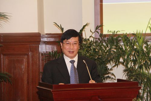 1.中国银行业协会专职副会长杨再平发表讲话.jpg 1.中国银行业协会专职副会长杨再平发表讲话.jpg