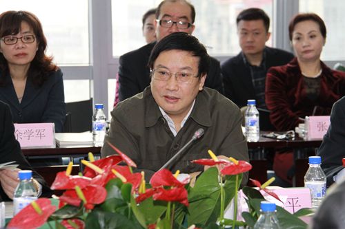 5协会专职副会长杨再平汇报协会工作情况_副本.jpg 5协会专职副会长杨再平汇报协会工作情况_副本.jpg