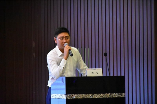 程飞.jpg 程飞.jpg