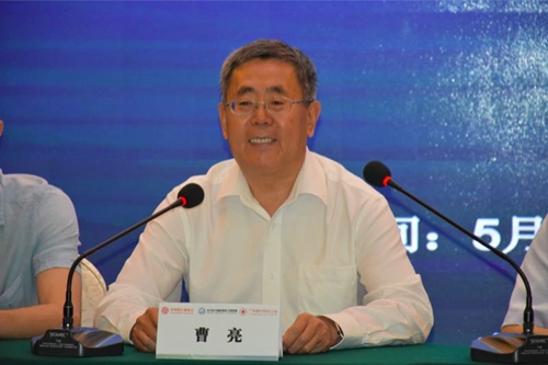 曹亮.jpg 曹亮.jpg