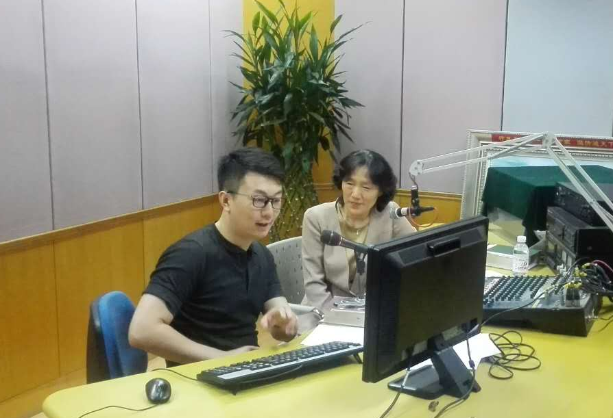 青岛市银行业协会专职副会长沙爱红做客青岛新闻广播.png 青岛市银行业协会专职副会长沙爱红做客青岛新闻广播.png