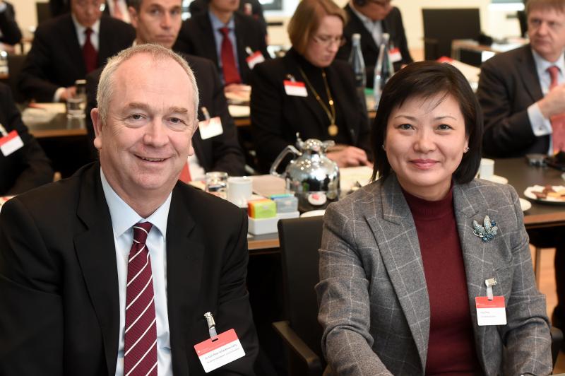 8-中国银行业协会副秘书长兼城商行工作委员会专职副主任张亮出席会议.jpg 8-中国银行业协会副秘书长兼城商行工作委员会专职副主任张亮出席会议.jpg