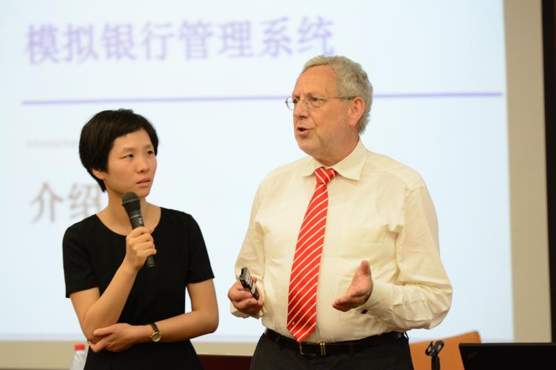 德国储蓄银行国际合作基金会副主席、资深专家费迪南德_费德根博士授课.jpg 德国储蓄银行国际合作基金会副主席、资深专家费迪南德_费德根博士授课.jpg