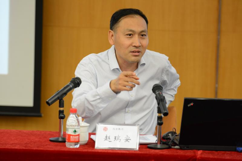 北京银行副行长赵瑞安授课.jpg 北京银行副行长赵瑞安授课.jpg