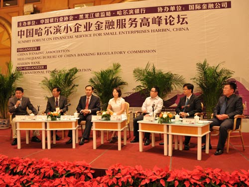 5嘉宾座谈.jpg 5嘉宾座谈.jpg