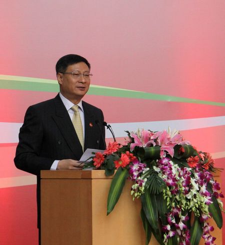 5中国银行行长李礼辉做行业代表发言.jpg 5中国银行行长李礼辉做行业代表发言.jpg