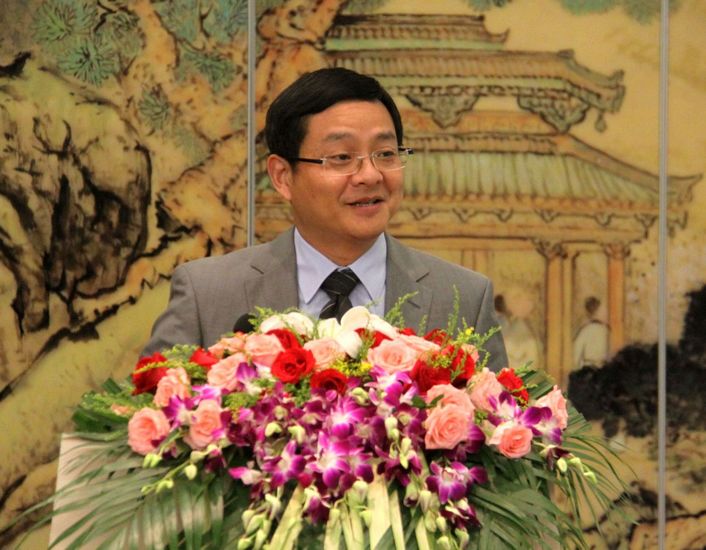 2陈远年秘书长主持发布会.jpg 2陈远年秘书长主持发布会.jpg