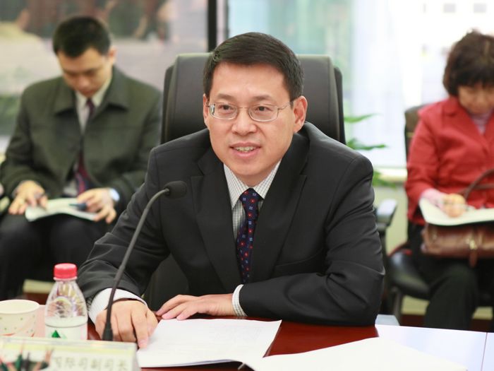 5人民银行国际司副司长包明友.JPG