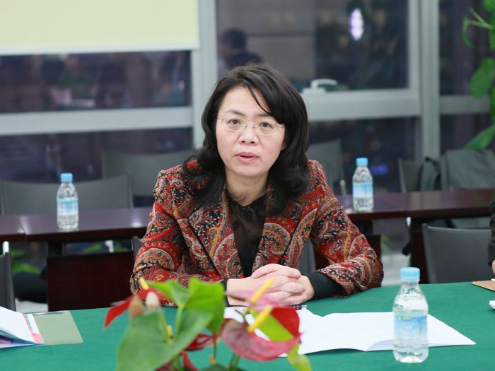 2中国银行业协会第一副秘书长余学军出席会议并讲话.JPG