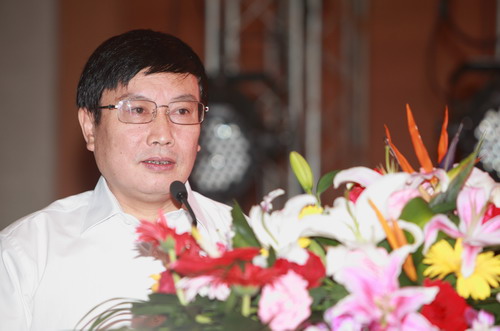 复件 杨再平专职副会长发表《中国银行业应致力于打造“普惠银行”》演讲.JPG 复件 杨再平专职副会长发表《中国银行业应致力于打造“普惠银行”》演讲.JPG