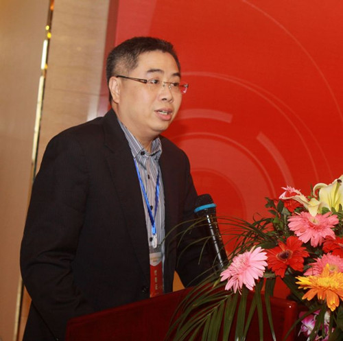 14地方银行业协会代表做典型发言_副本.jpg 14地方银行业协会代表做典型发言_副本.jpg