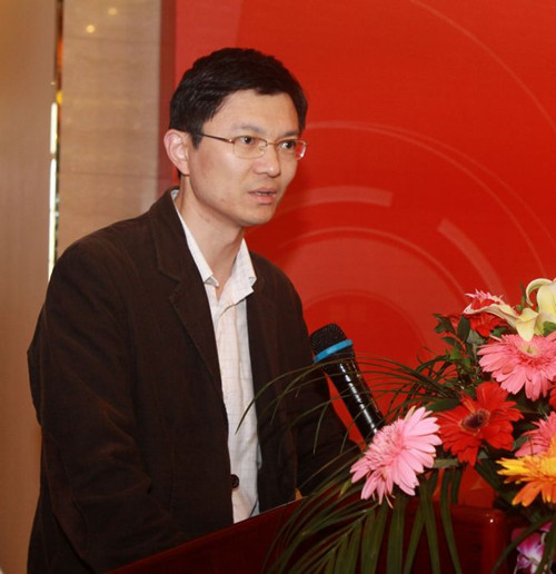 12地方银行业协会代表做典型发言_副本.jpg 12地方银行业协会代表做典型发言_副本.jpg