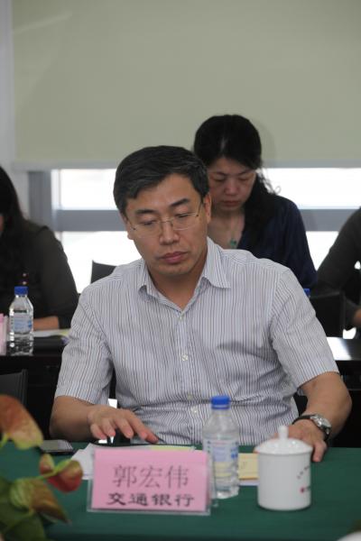 6监事长单位代表宣读《中国银行业协会2012年度财务预算执行情况及2013年度财务预算报告》审查意见 (2).jpg 6监事长单位代表宣读《中国银行业协会2012年度财务预算执行情况及2013年度财务预算报告》审查意见 (2).jpg