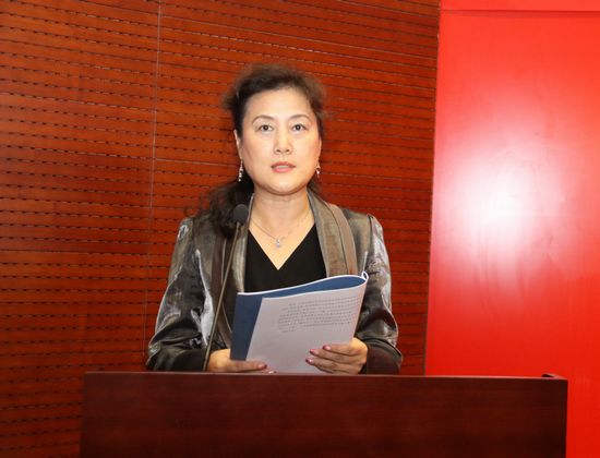3.中国银行业协会冯副秘书长宣布表彰决定.JPG