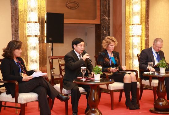 4 杨会长出席主题为“使变革成为可能:将能力建设与金融部门相连”的聚焦分会并担任演讲嘉宾.JPG 4 杨会长出席主题为“使变革成为可能:将能力建设与金融部门相连”的聚焦分会并担任演讲嘉宾.JPG