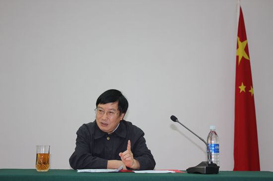 5-1中国银行业协会杨再平专职副会长为拉各斯总领馆全体馆员及领区主要中资机构负责人进行专题讲座_副本.jpg 5-1中国银行业协会杨再平专职副会长为拉各斯总领馆全体馆员及领区主要中资机构负责人进行专题讲座_副本.jpg