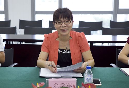 1-余学军第一副秘书长主持会议_副本.jpg