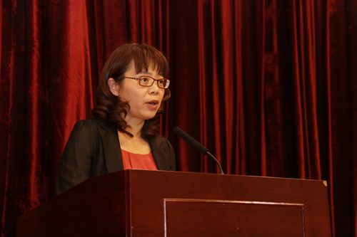 15中国银行业协会第一副秘书长余学军提请审议议案_副本.jpg 15中国银行业协会第一副秘书长余学军提请审议议案_副本.jpg