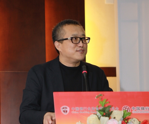 吴昱.jpg 吴昱.jpg