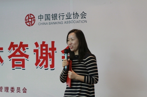特等奖获奖代表发表获奖感言.jpg 特等奖获奖代表发表获奖感言.jpg