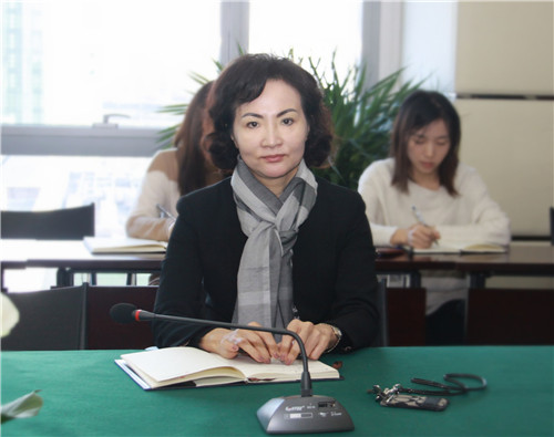 4张芳副秘书长出席会议.jpg 4张芳副秘书长出席会议.jpg