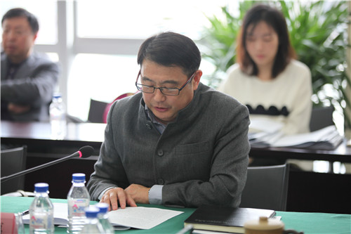 1胡忠福纪委书记主持会议并作工作报告.jpg 1胡忠福纪委书记主持会议并作工作报告.jpg