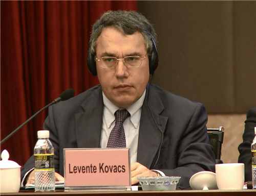 2.匈牙利银行业协会秘书长Levente Kovacs发言.jpg