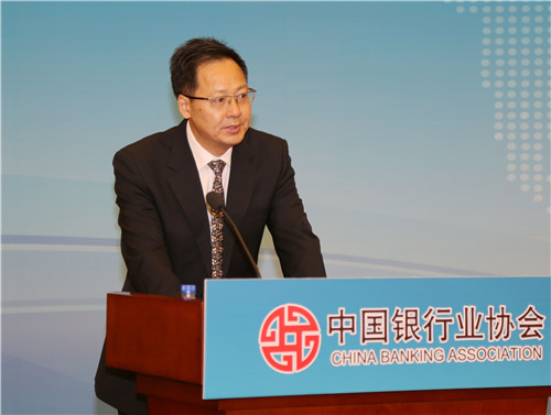 6国家开发银行市场与投资局高明刚副局长主持会议.jpg 6国家开发银行市场与投资局高明刚副局长主持会议.jpg