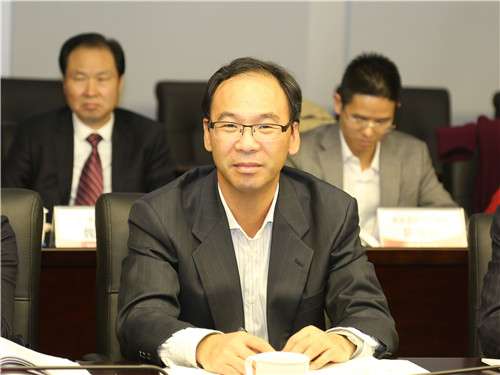 3.中国银行业协会党委委员、秘书长黄润中总结发言.jpg