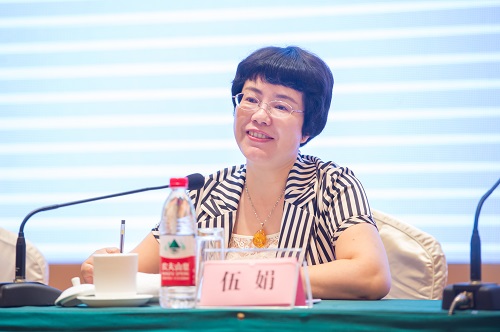 2.南宁市政府副市长伍娟致辞.jpg