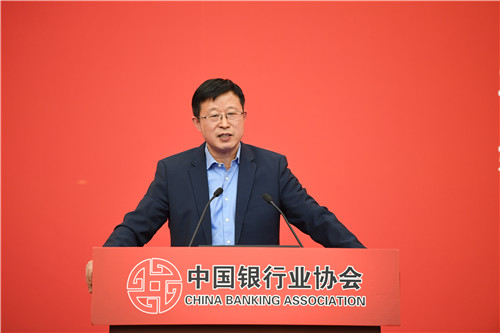 2.中国银监会审慎规制局副局长王胜邦致辞.jpg