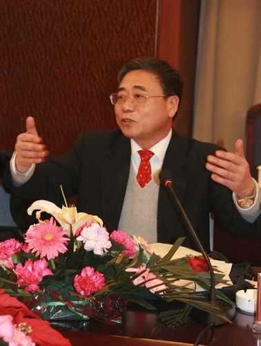 佟理事长照片.jpg 佟理事长照片.jpg